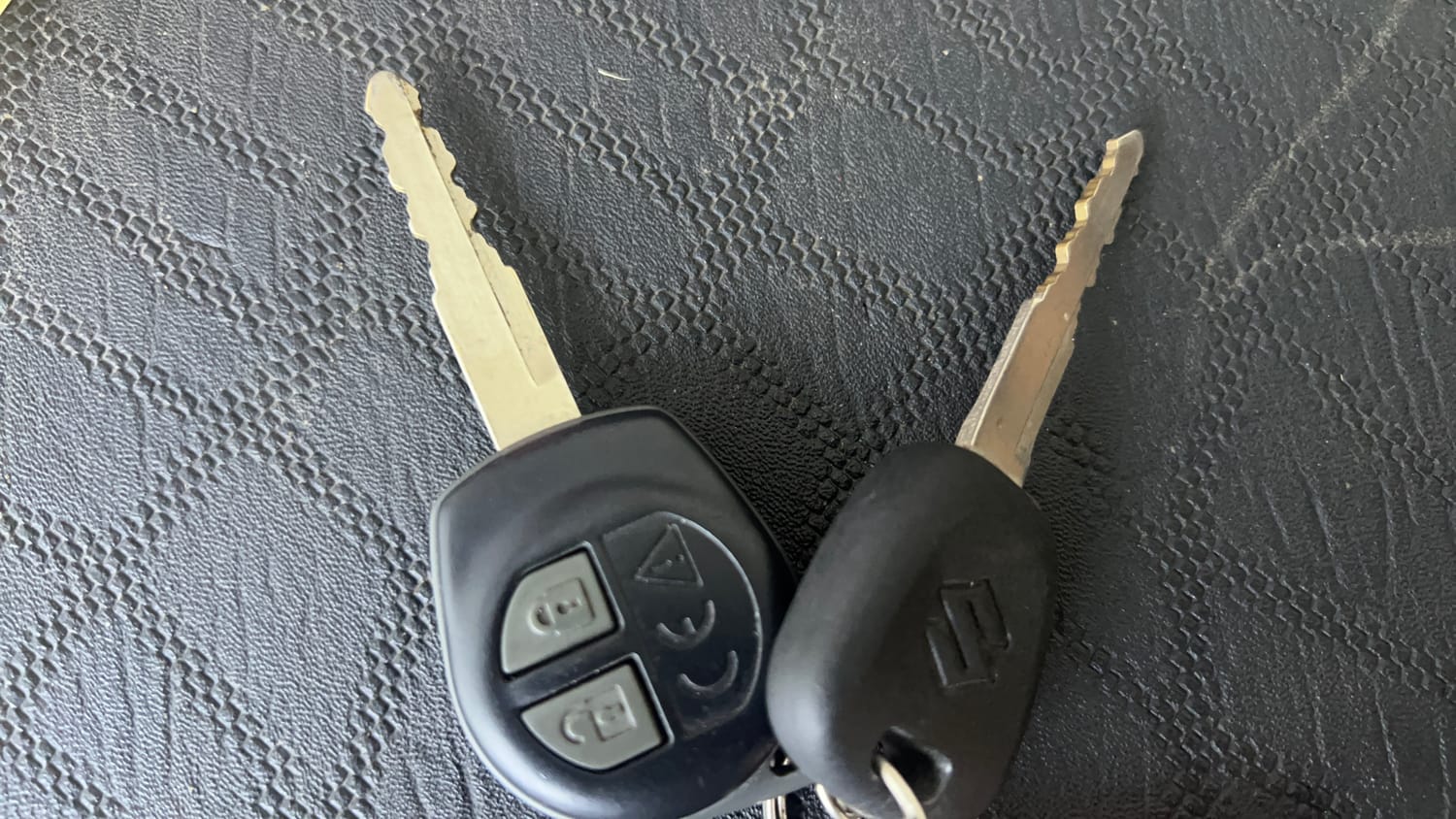Used 2020 Maruti Suzuki Celerio ZXi Petrol Manual extra CAR KEY VIEW