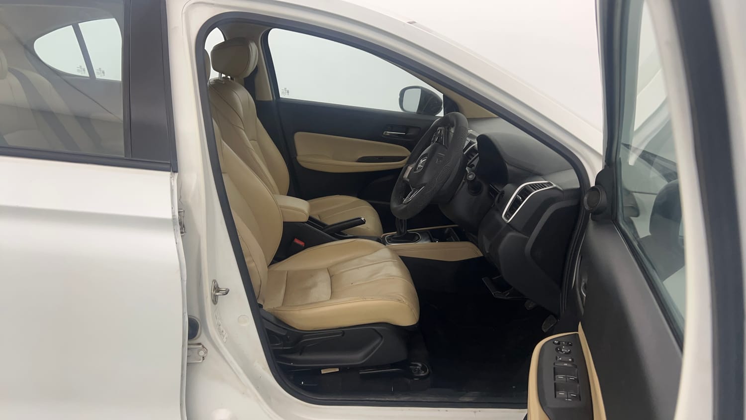 Used 2022 Honda City ZX Petrol Petrol Manual interior RIGHT SIDE FRONT DOOR CABIN VIEW