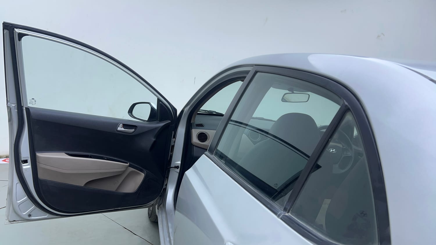 Used 2015 Hyundai Xcent S 1.2 (O) Petrol Manual interior LEFT FRONT DOOR OPEN VIEW