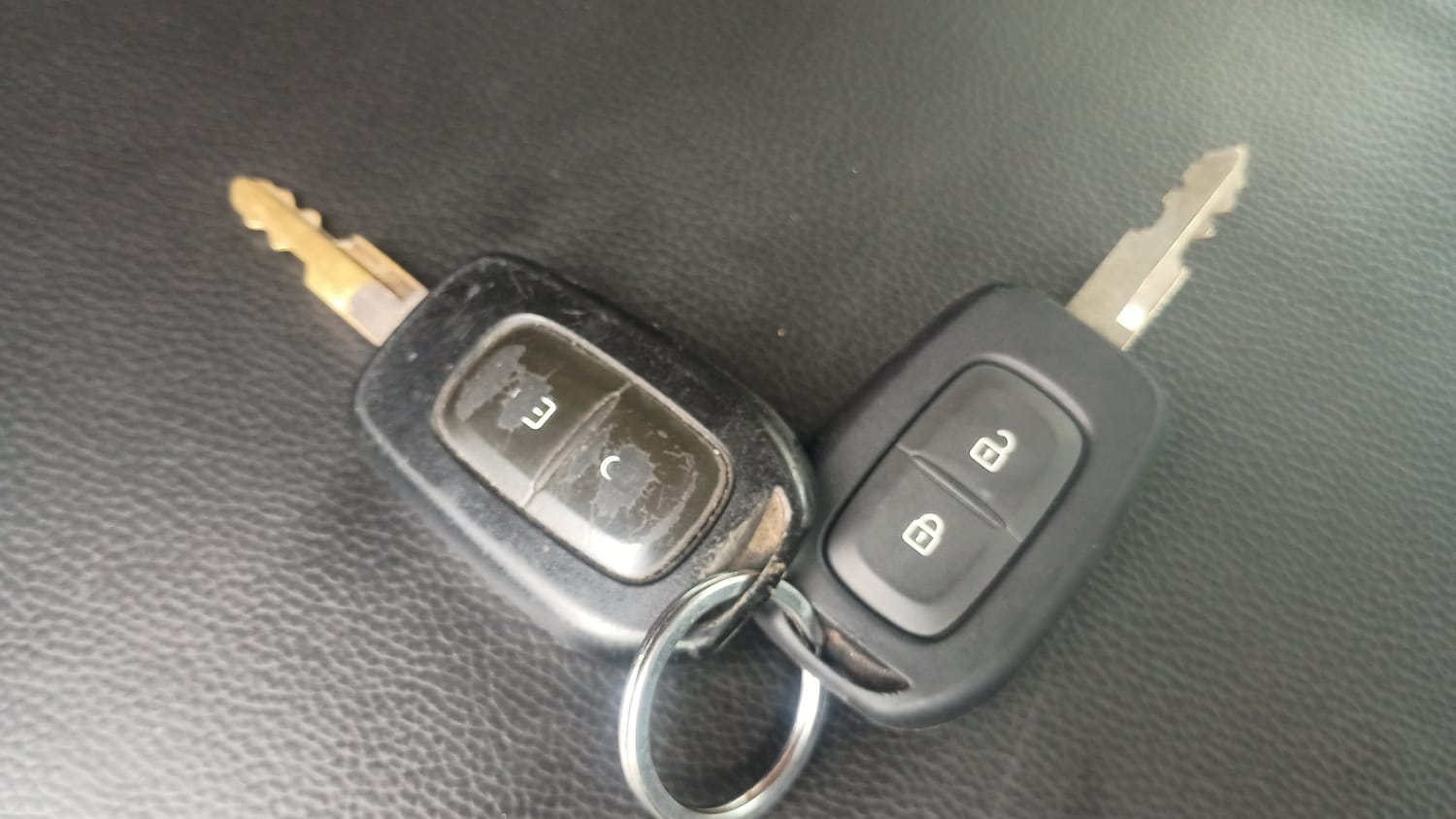 Used 2020 Renault Kwid RXT Petrol Manual extra CAR KEY VIEW