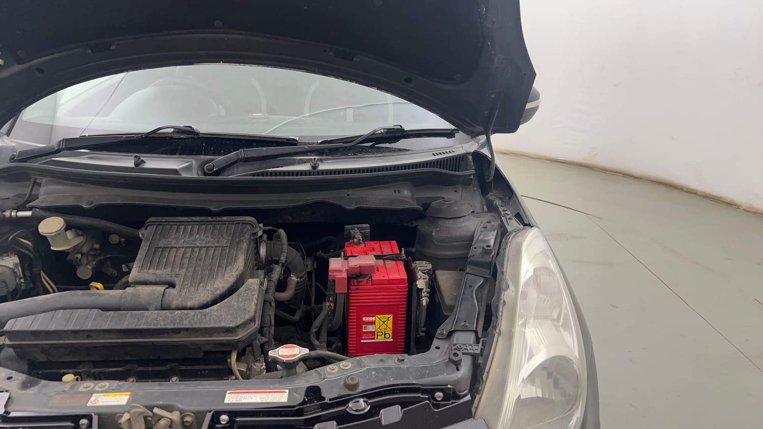Used 2016 Maruti Suzuki Swift VXi Petrol Manual engine ENGINE LEFT SIDE HINGE & APRON VIEW
