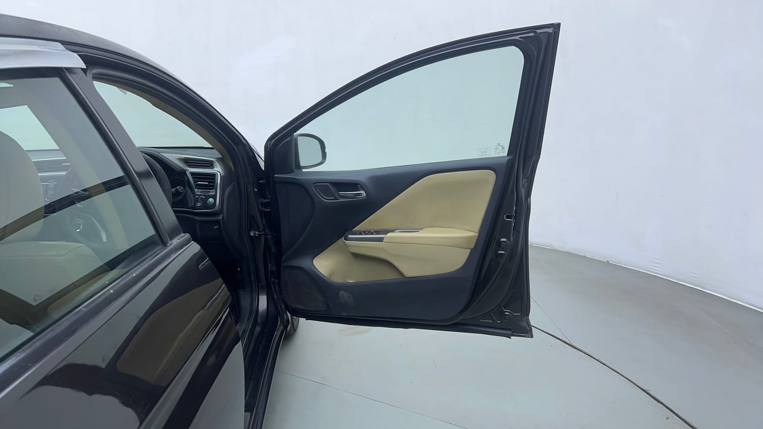 Used 2016 Honda City VX CVT Petrol Automatic interior RIGHT FRONT DOOR OPEN VIEW