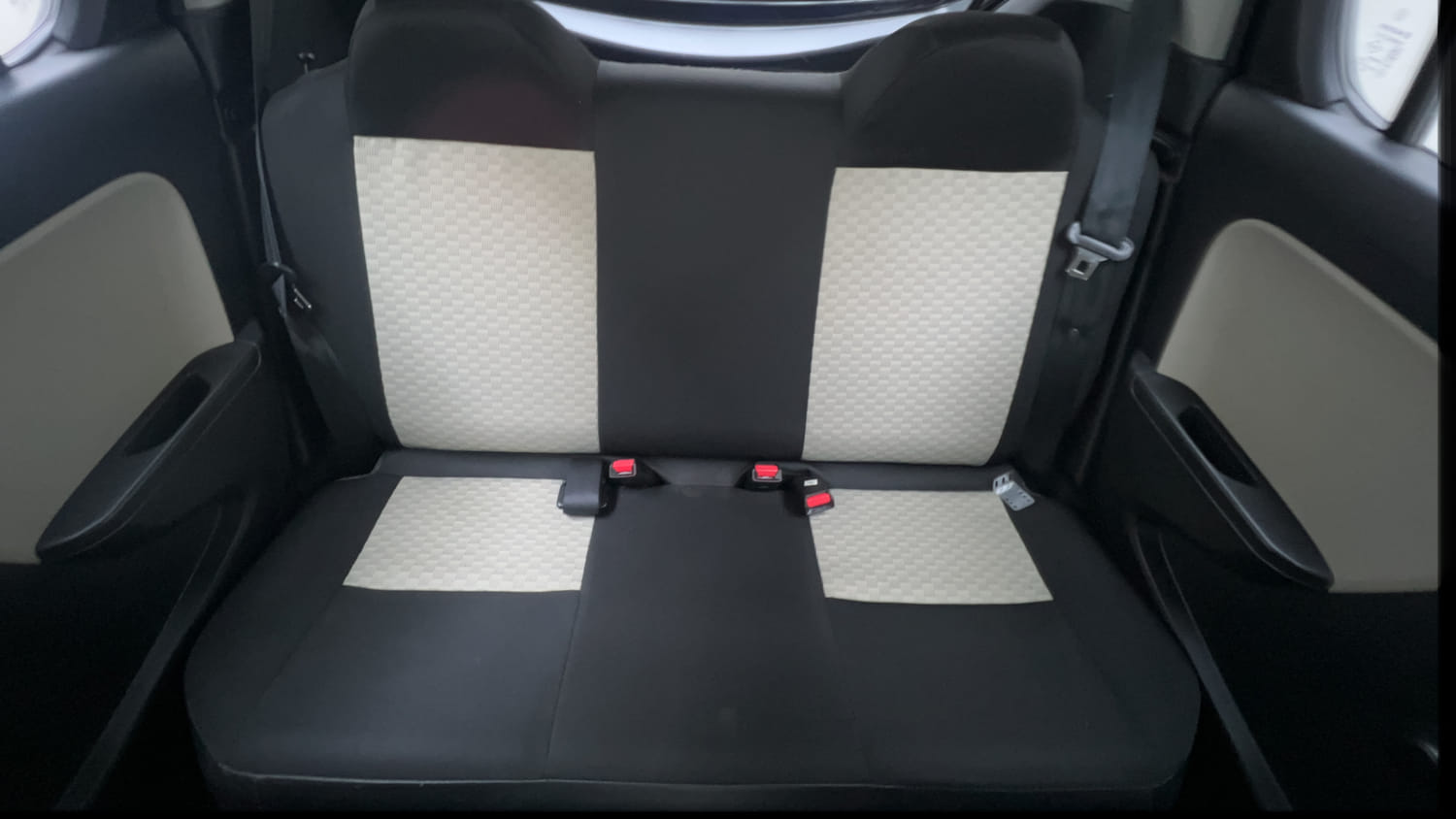 Used 2022 Maruti Suzuki Alto 800 LXi Petrol Manual interior REAR SEAT CONDITION VIEW