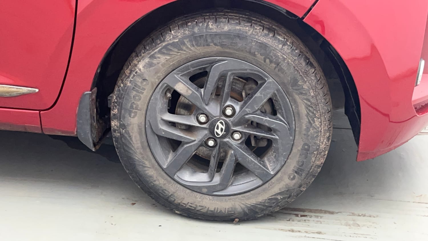 Used 2022 Hyundai Grand i10 Nios Sportz AMT 1.2 Kappa VTVT Petrol Automatic tyres RIGHT FRONT TYRE RIM VIEW