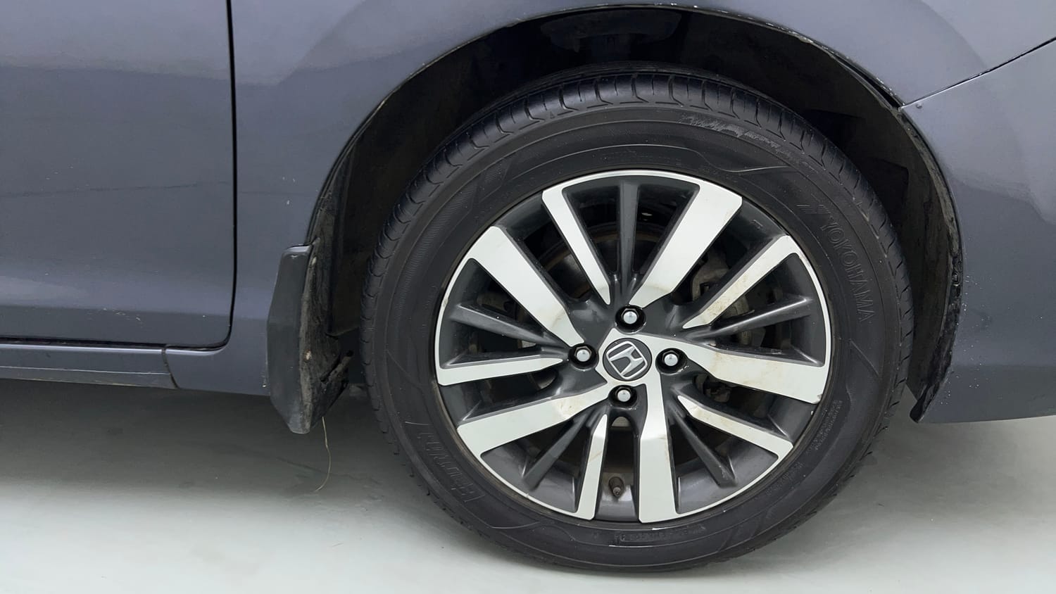 Used 2022 Honda City ZX CVT Petrol Petrol Automatic tyres RIGHT FRONT TYRE RIM VIEW