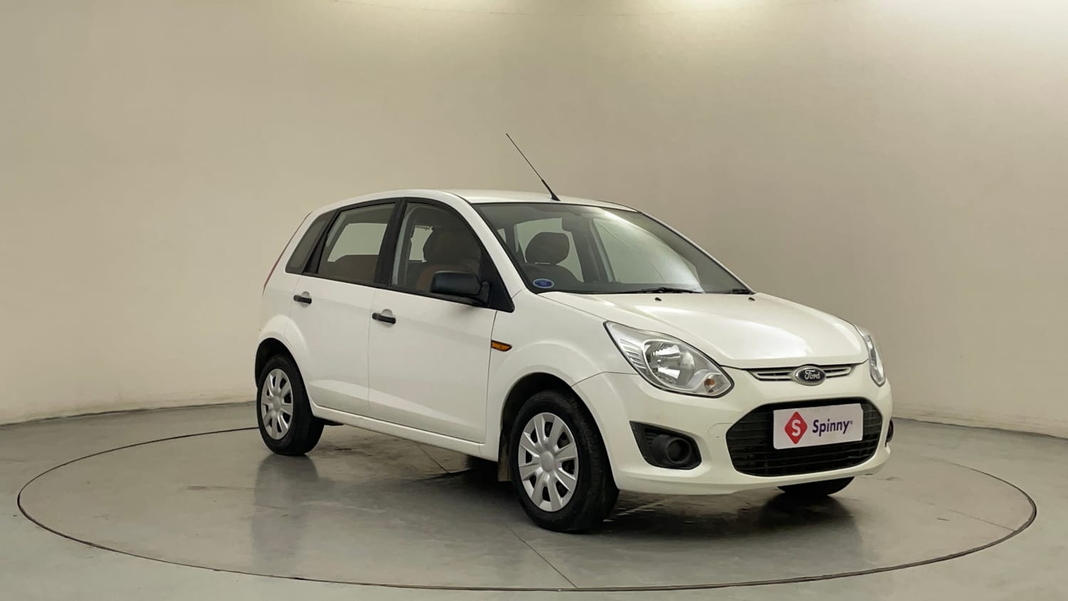 Used 2013 Ford Figo Duratec Petrol EXI 1.2 Petrol Manual exterior RIGHT FRONT CORNER VIEW