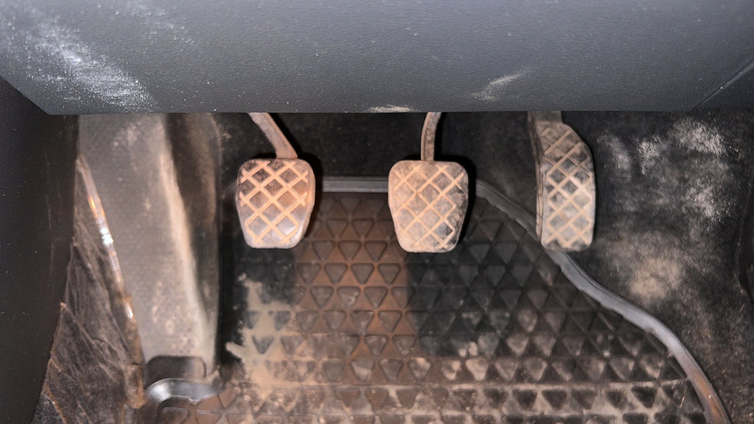 Used 2015 Volkswagen Polo Comfortline 1.2L (P) Petrol Manual interior PEDALS VIEW