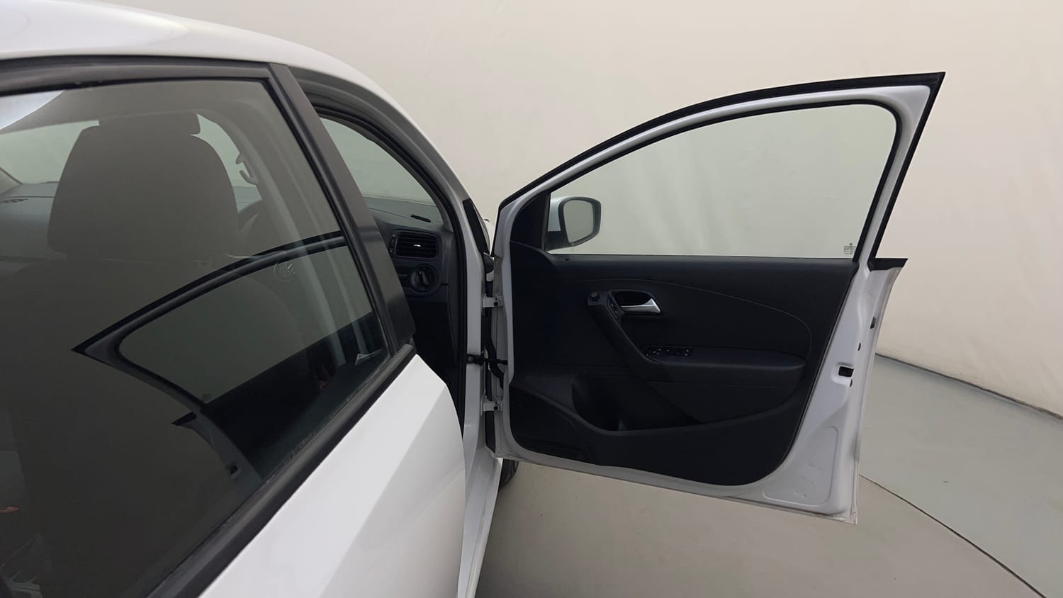 Used 2015 Volkswagen Polo Comfortline 1.2L (P) Petrol Manual interior RIGHT FRONT DOOR OPEN VIEW