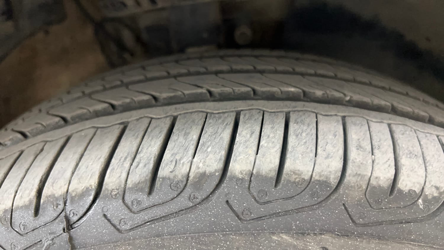 Used 2018 Skoda Rapid Style 1.6 MPI Petrol Manual tyres RIGHT FRONT TYRE TREAD VIEW