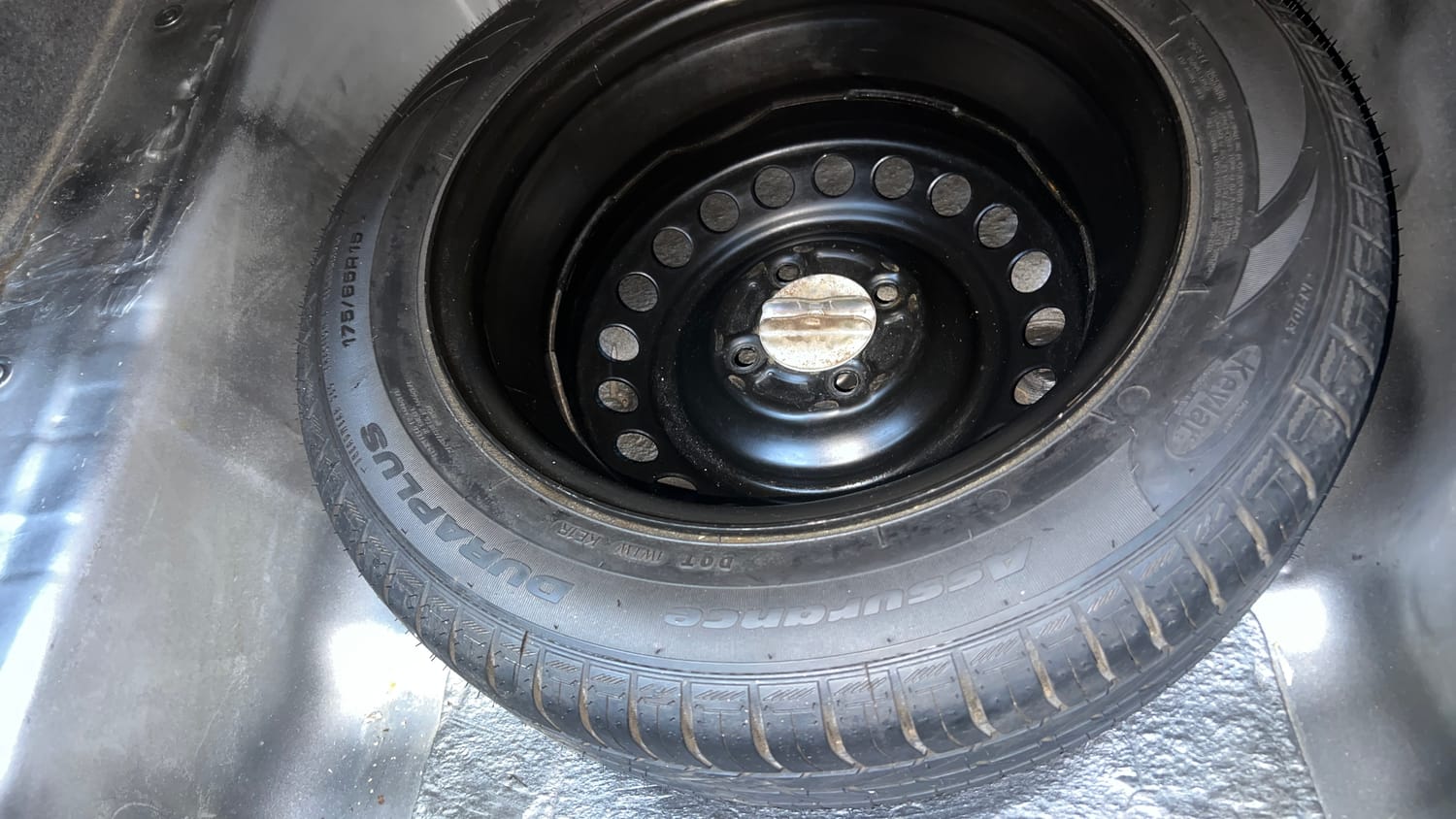 Used 2016 Honda City VX CVT Petrol Automatic tyres SPARE TYRE VIEW