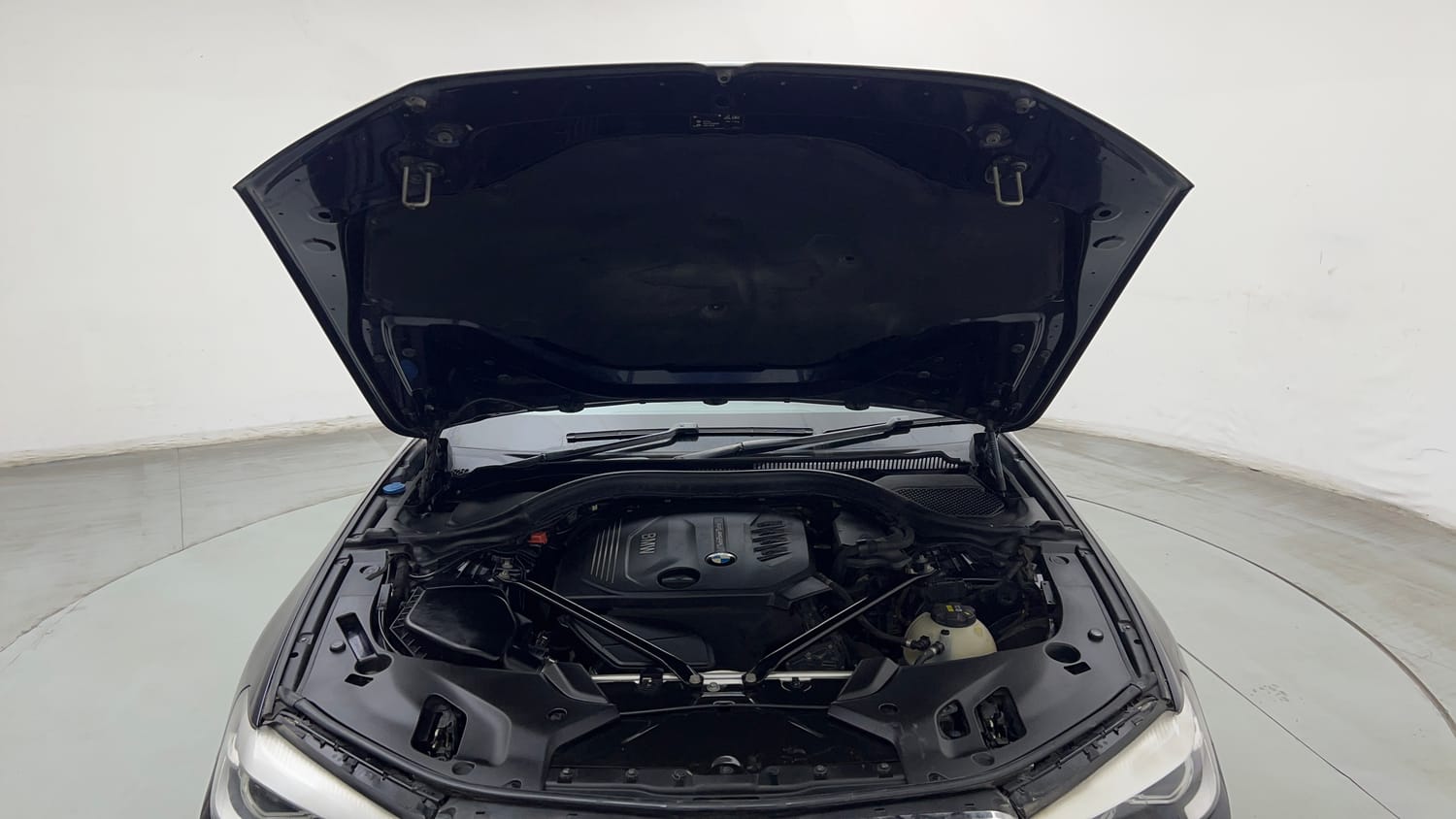 Used 2018 BMW 5 Series 520d Luxury Line Diesel Automatic engine ENGINE & BONNET OPEN FRONT VIEW