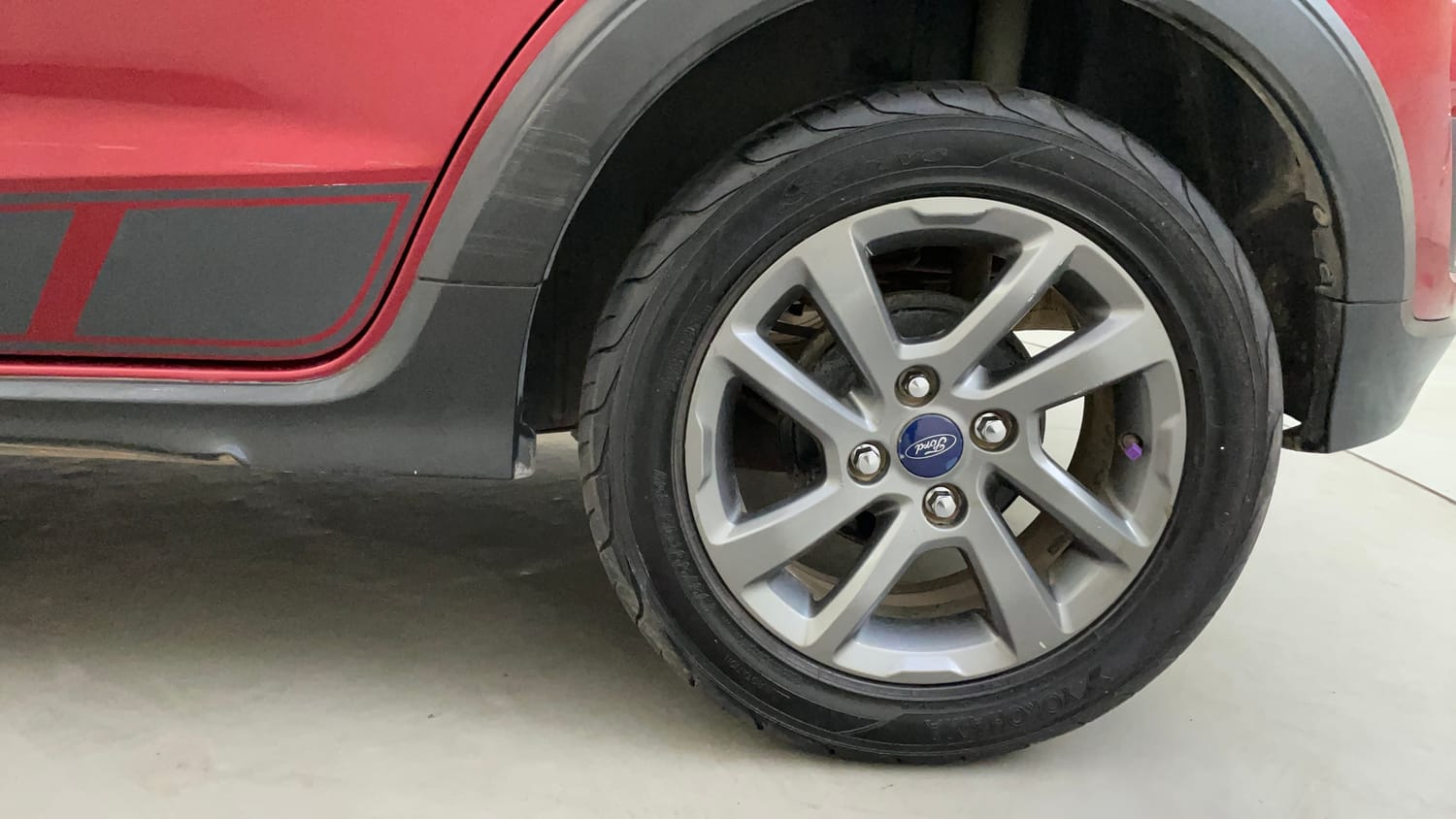 Used 2019 Ford Freestyle Titanium 1.2 Ti-VCT Petrol Manual tyres LEFT REAR TYRE RIM VIEW