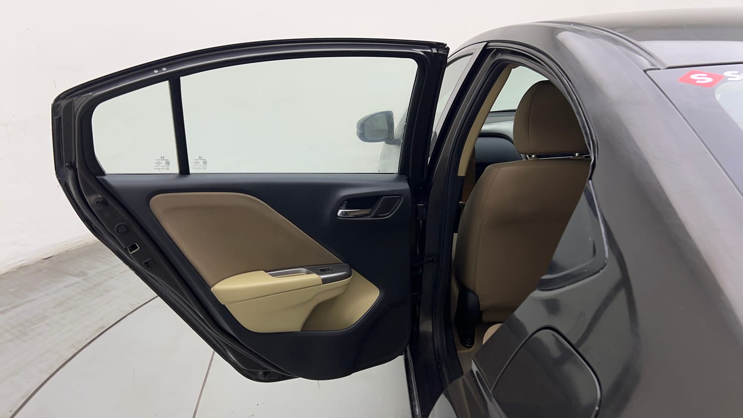 Used 2015 Honda City V Petrol Manual interior LEFT REAR DOOR OPEN VIEW