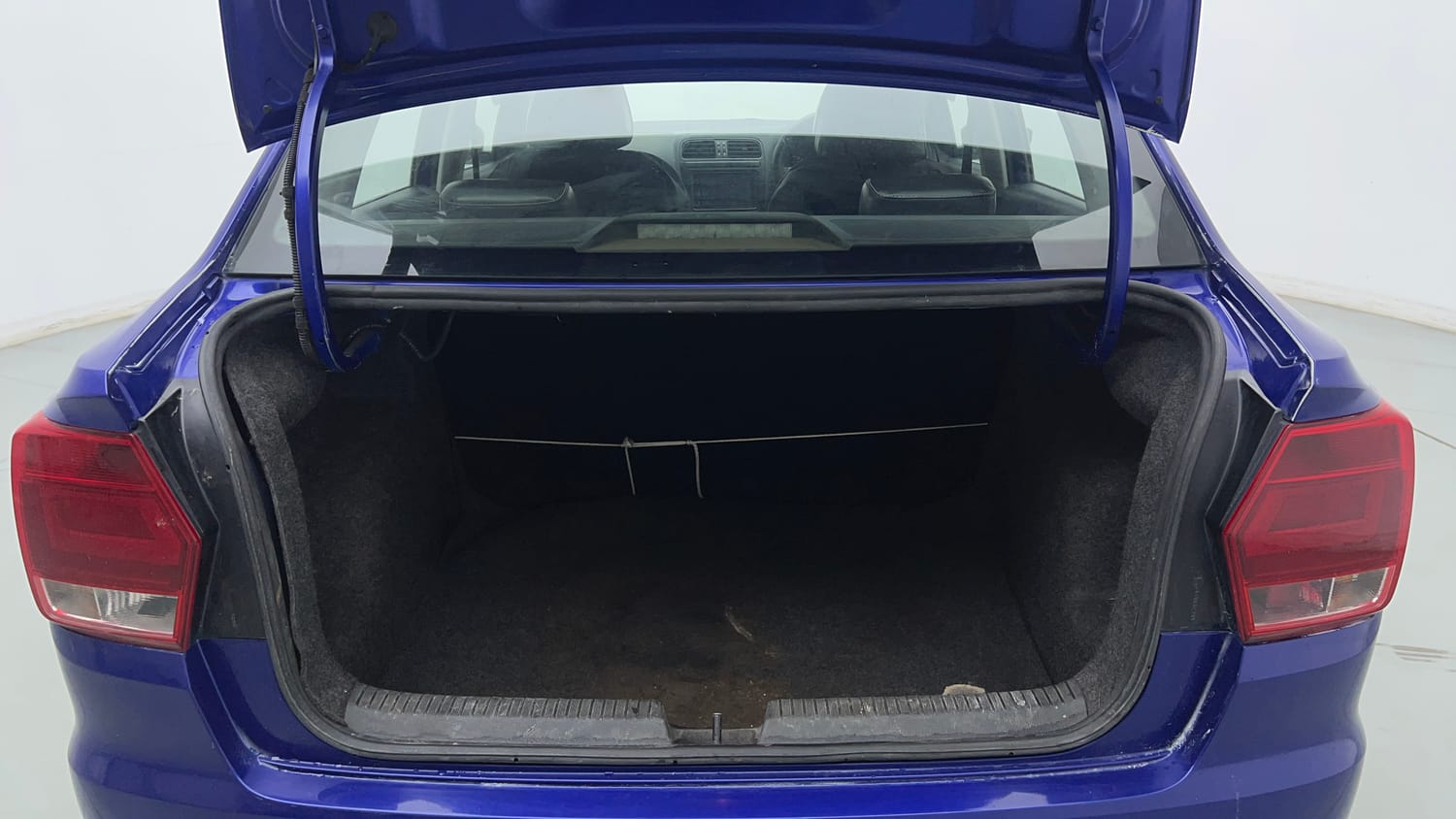 Used 2019 Volkswagen Ameo Trendline 1.0L (P) Petrol Manual interior DICKY INSIDE VIEW
