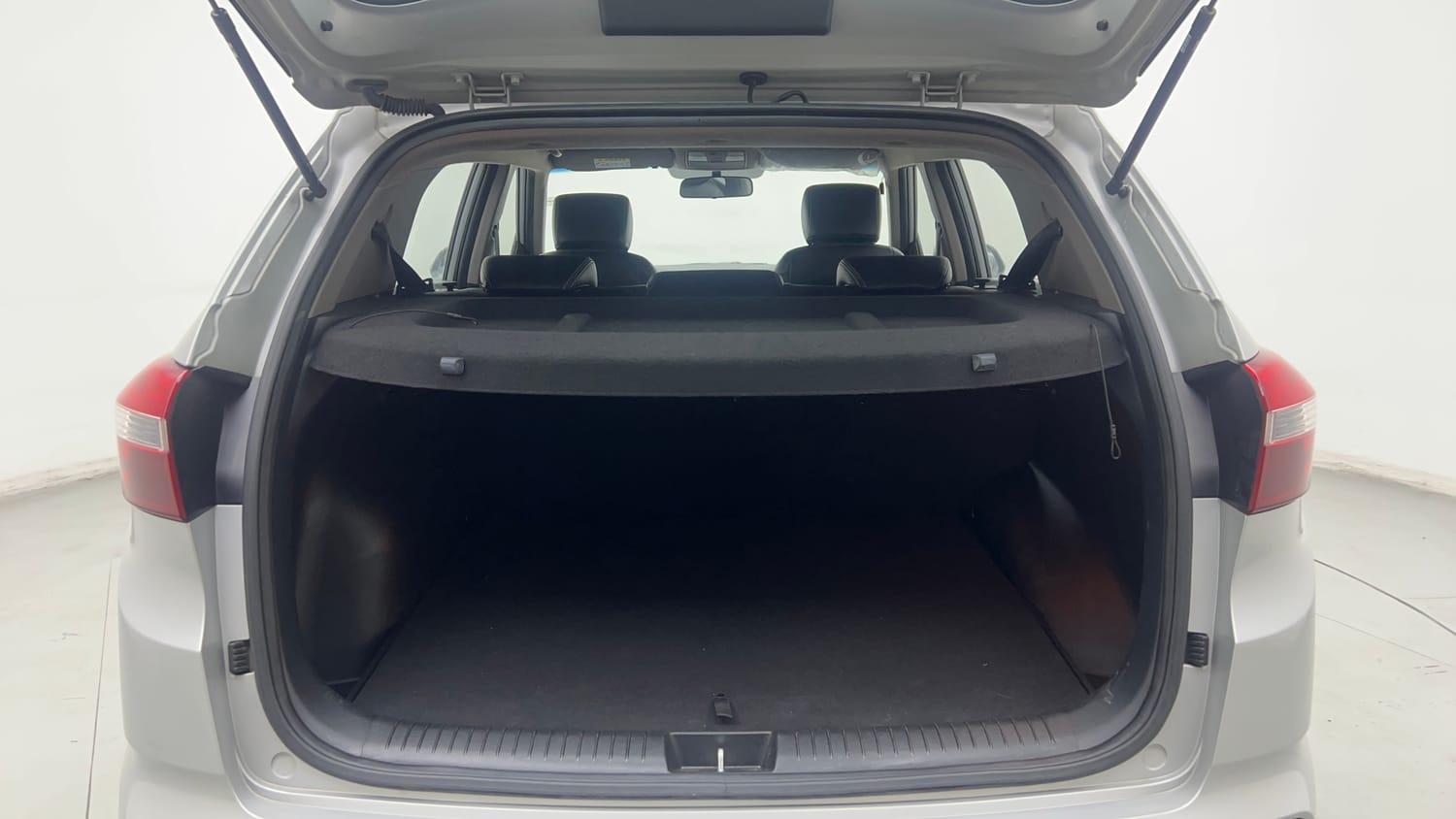 Used 2015 Hyundai Creta 1.6 SX Plus Petrol Petrol Manual interior DICKY INSIDE VIEW