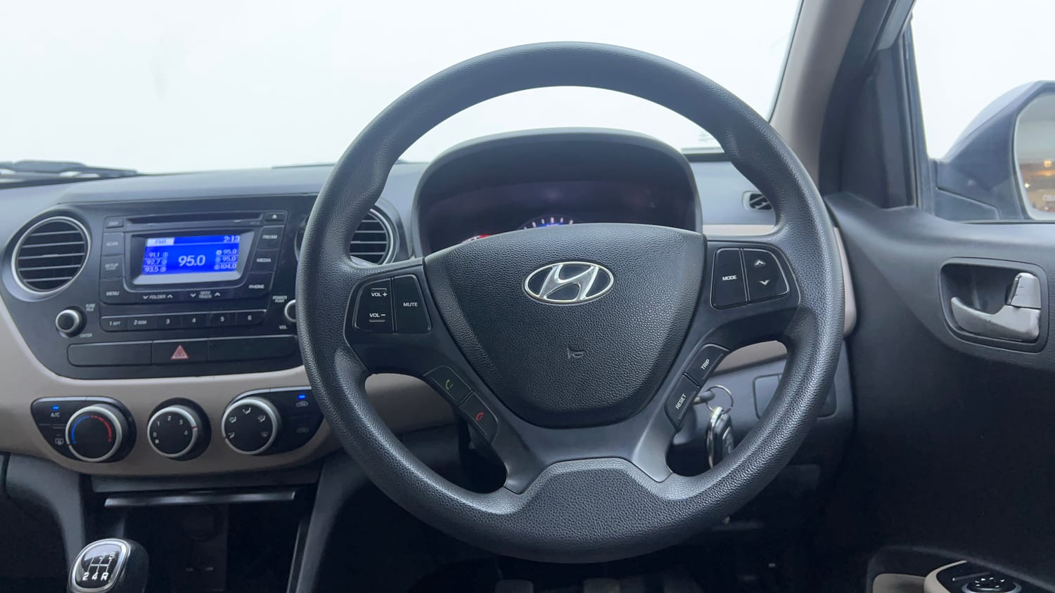 Used 2015 Hyundai Xcent S 1.2 (O) Petrol Manual interior STEERING VIEW