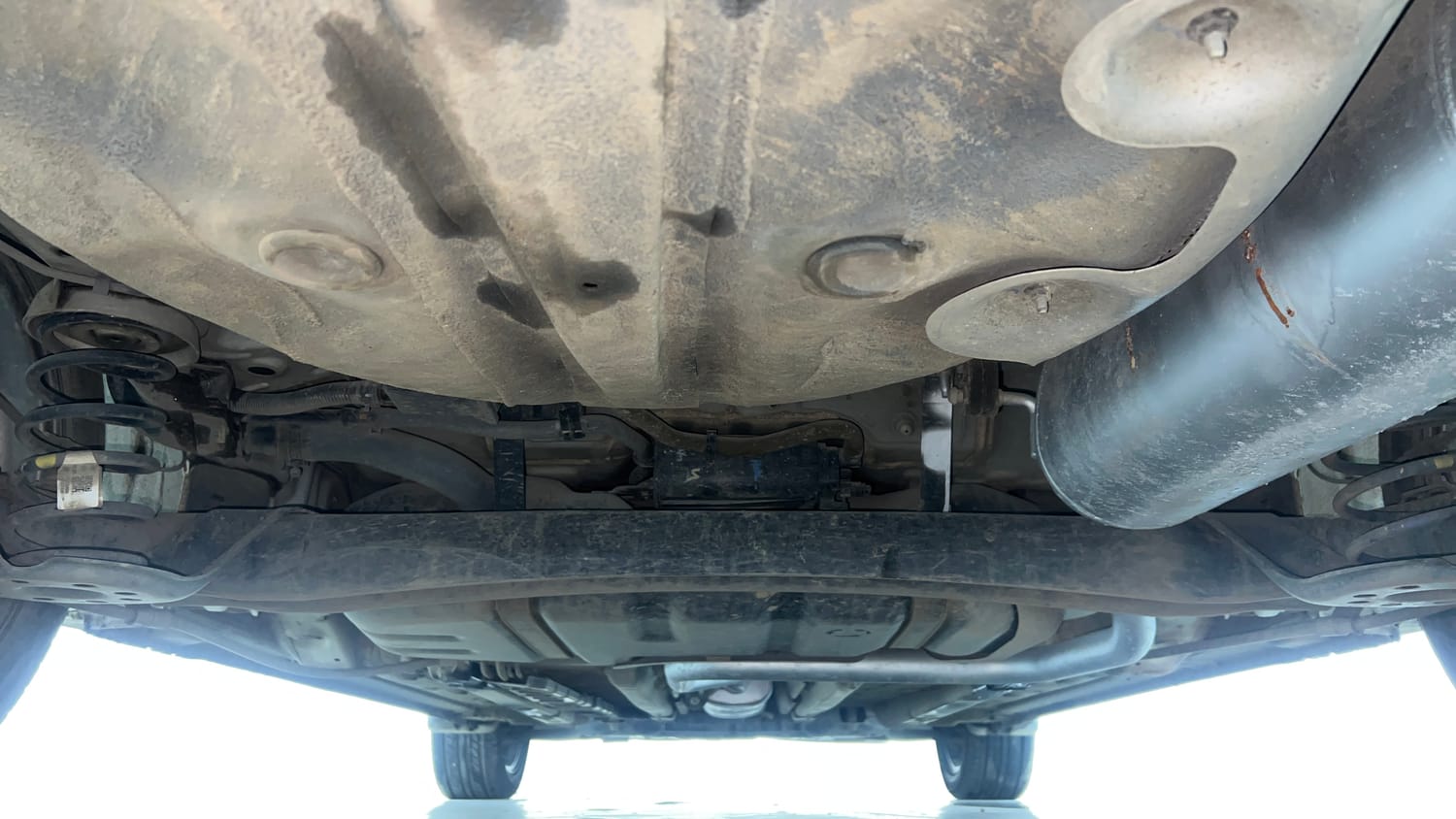 Used 2019 Hyundai Verna SX 1.6 VTVT Petrol Manual extra REAR UNDERBODY VIEW (TAKEN FROM REAR)