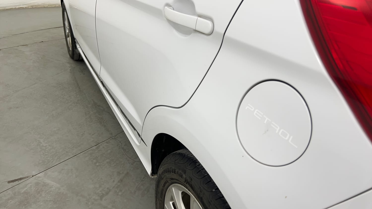 Used 2019 Ford Figo Titanium 1.2 Ti-VCT MT Petrol Manual dents MINOR SCRATCH