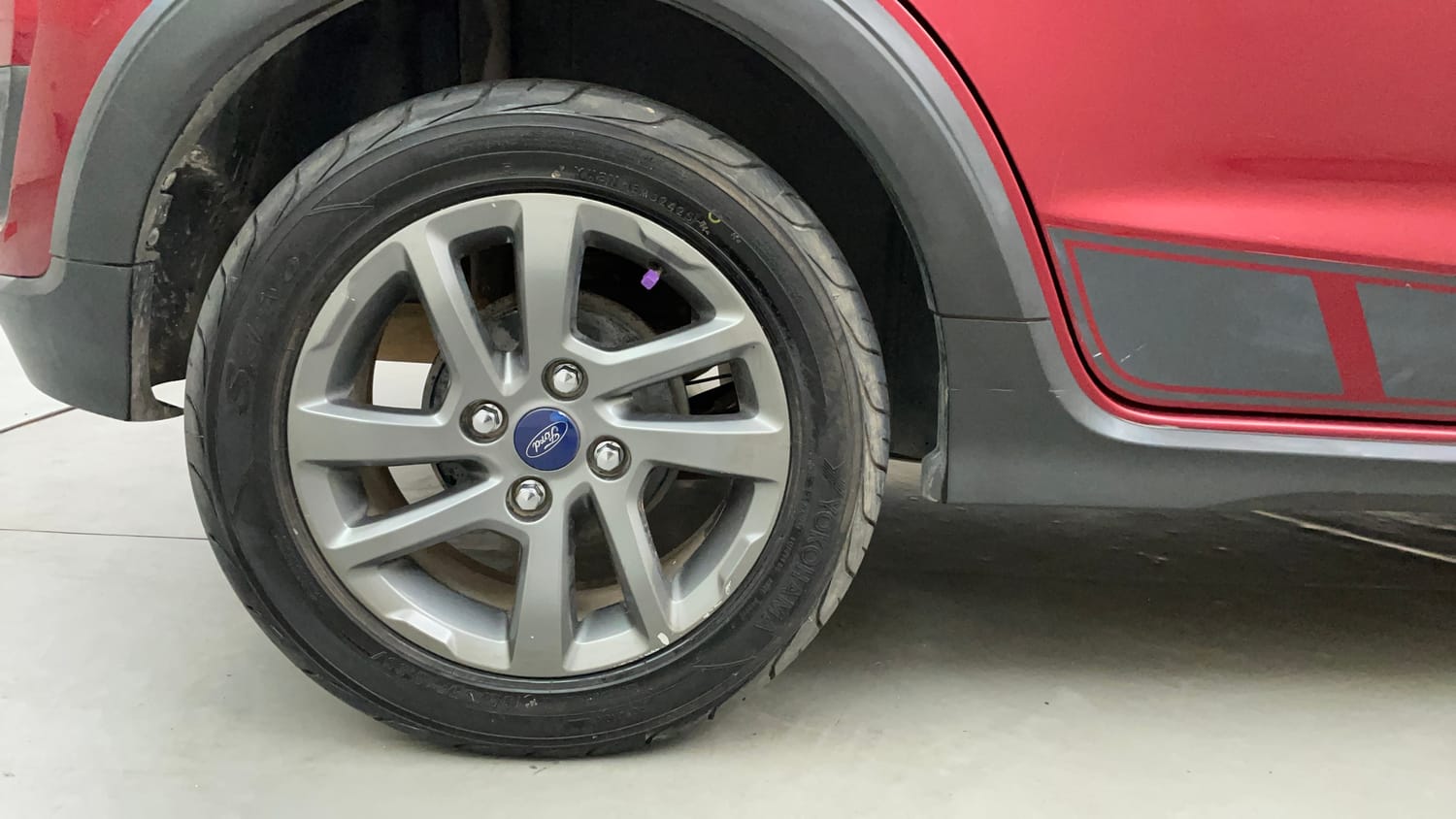 Used 2019 Ford Freestyle Titanium 1.2 Ti-VCT Petrol Manual tyres RIGHT REAR TYRE RIM VIEW