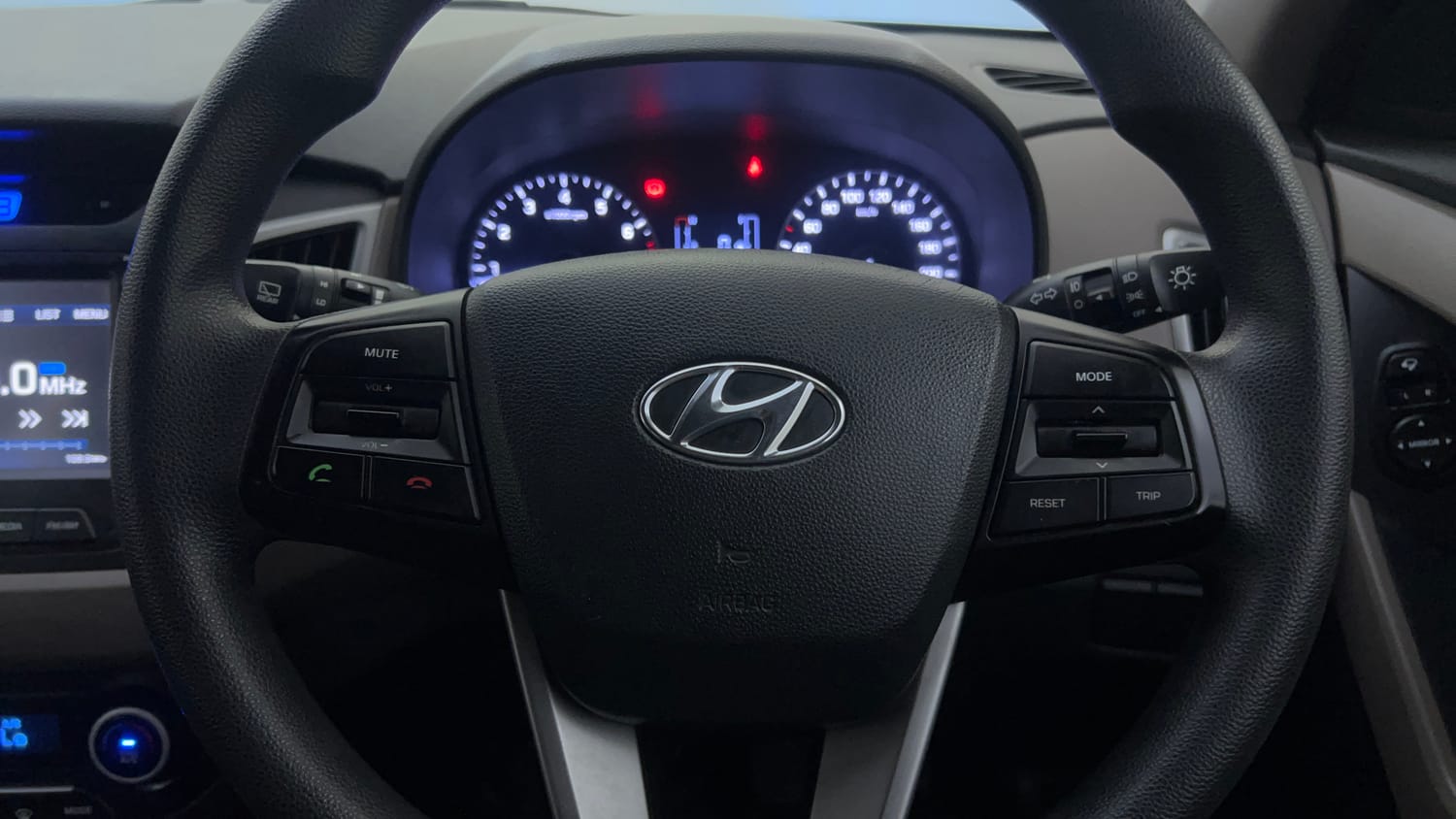 Used 2017 Hyundai Creta 1.6 SX Plus Petrol Petrol Manual top_features Airbags