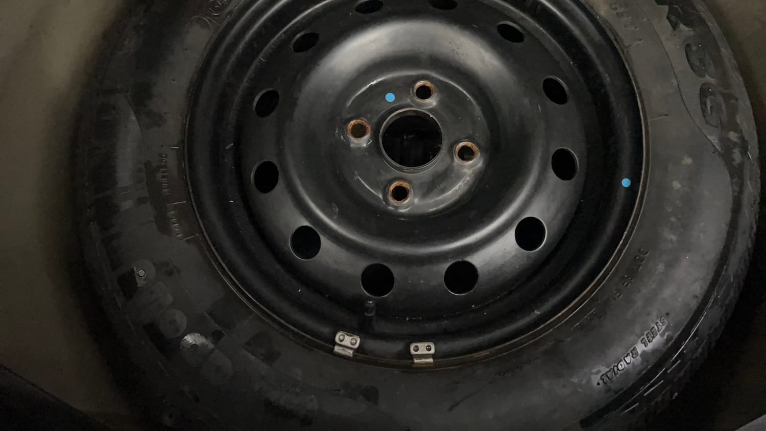 Used 2016 Maruti Suzuki Swift VXi Petrol Manual tyres SPARE TYRE VIEW