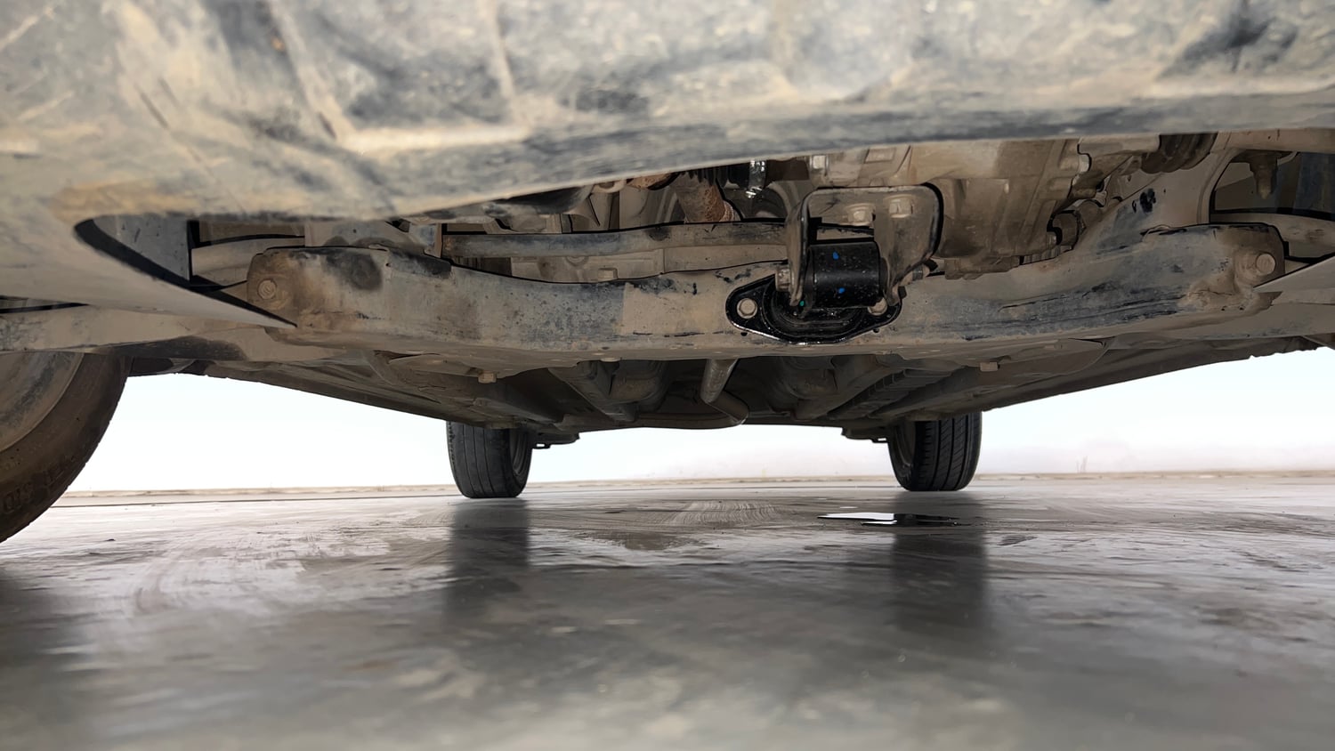Used 2017 Hyundai Elite i20 Asta 1.2 Petrol Manual extra FRONT LEFT UNDERBODY VIEW
