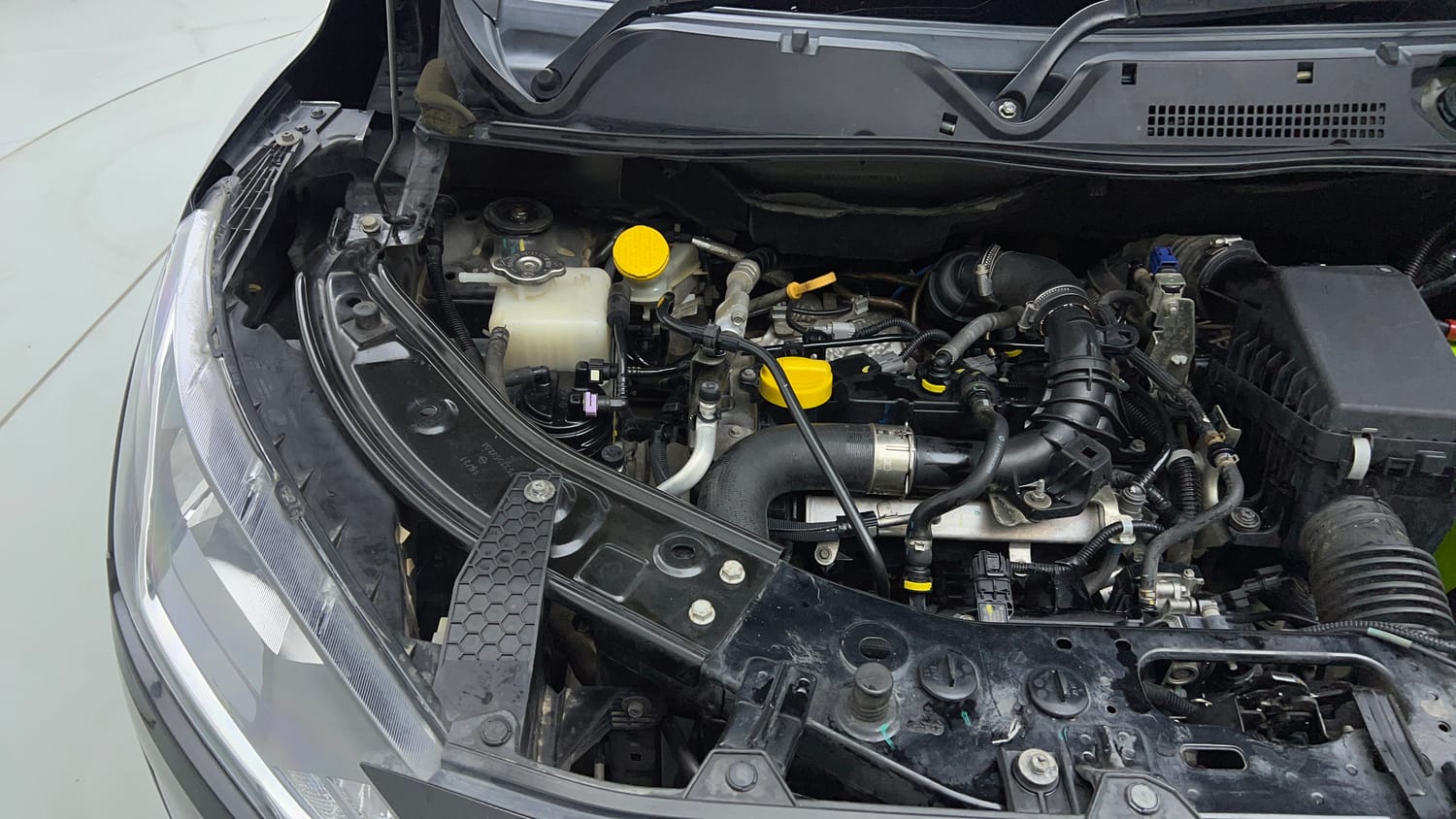Used 2021 Nissan Magnite XV Turbo CVT Petrol Automatic engine ENGINE RIGHT SIDE VIEW
