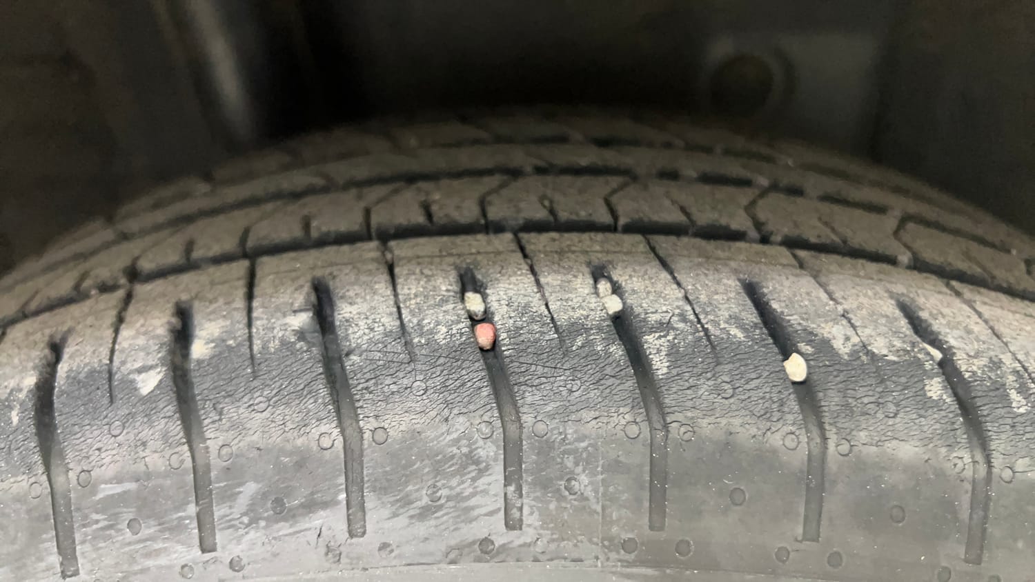 Used 2023 Hyundai Verna SX (O) 1.5 Petrol IVT Petrol Automatic tyres RIGHT REAR TYRE TREAD VIEW