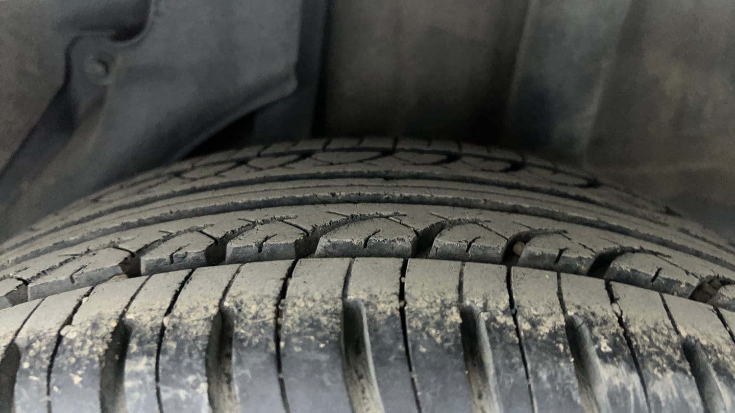 Used 2013 Honda Brio S MT Petrol Manual tyres LEFT REAR TYRE TREAD VIEW