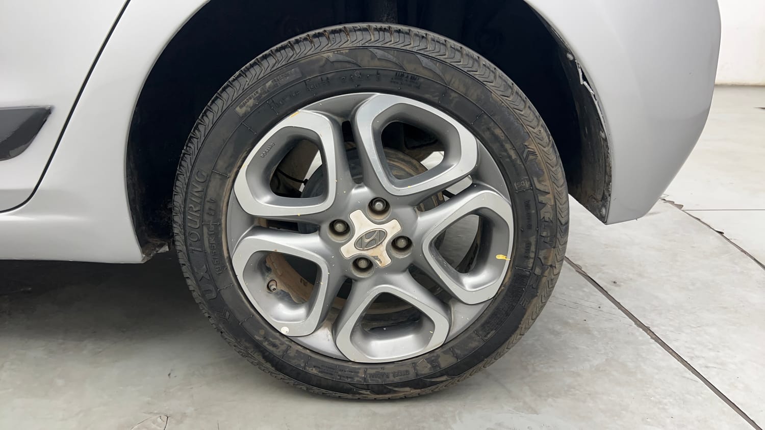 Used 2018 Hyundai Elite i20 Asta 1.2 (O) Petrol Manual tyres LEFT REAR TYRE RIM VIEW