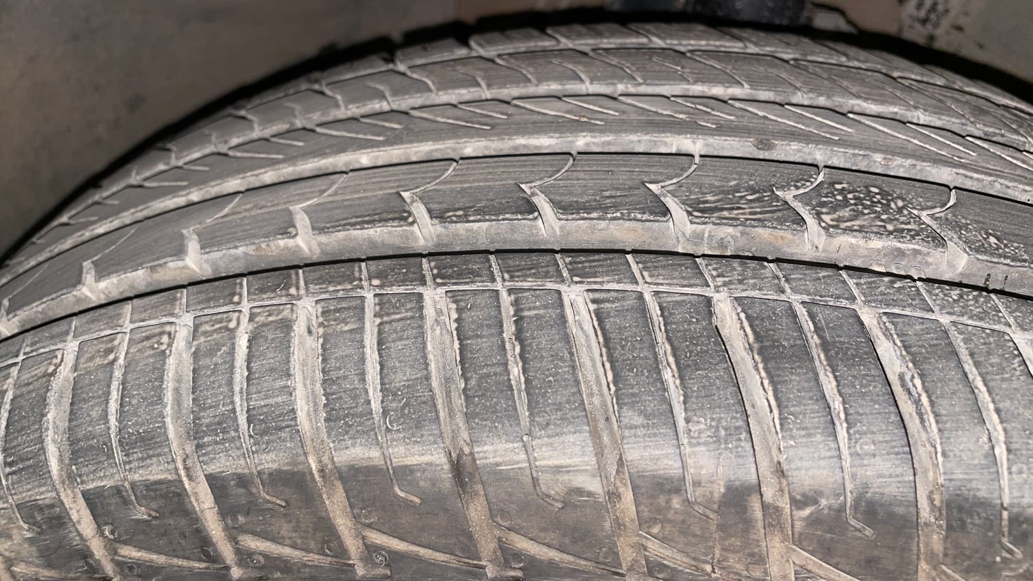 Used 2016 Renault Duster 110 PS RXZ 4X2 MT Diesel Diesel Manual tyres RIGHT FRONT TYRE TREAD VIEW
