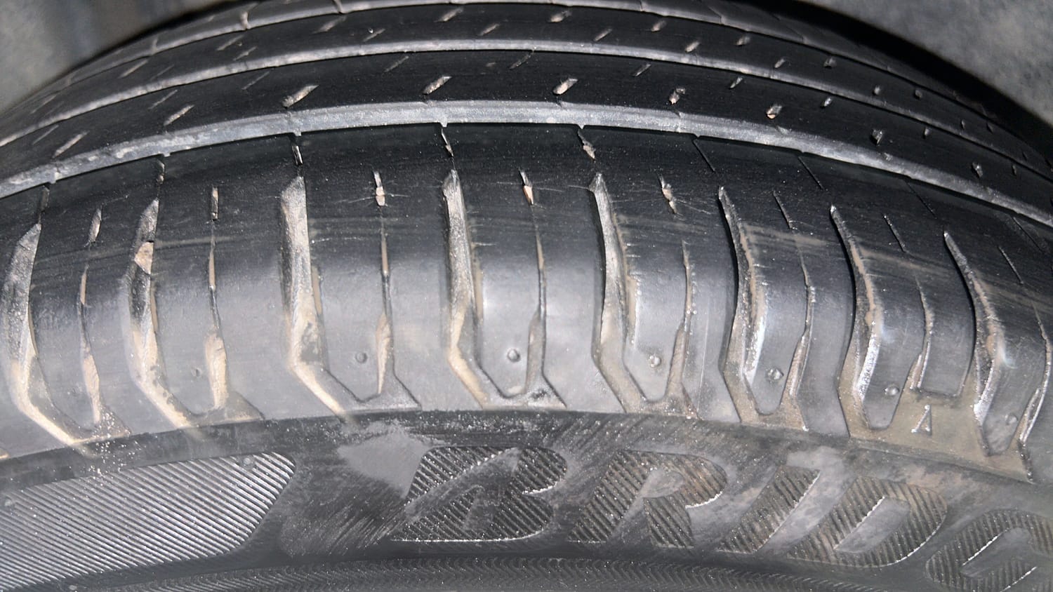 Used 2018 Maruti Suzuki Dzire ZXi Petrol Manual tyres RIGHT REAR TYRE TREAD VIEW