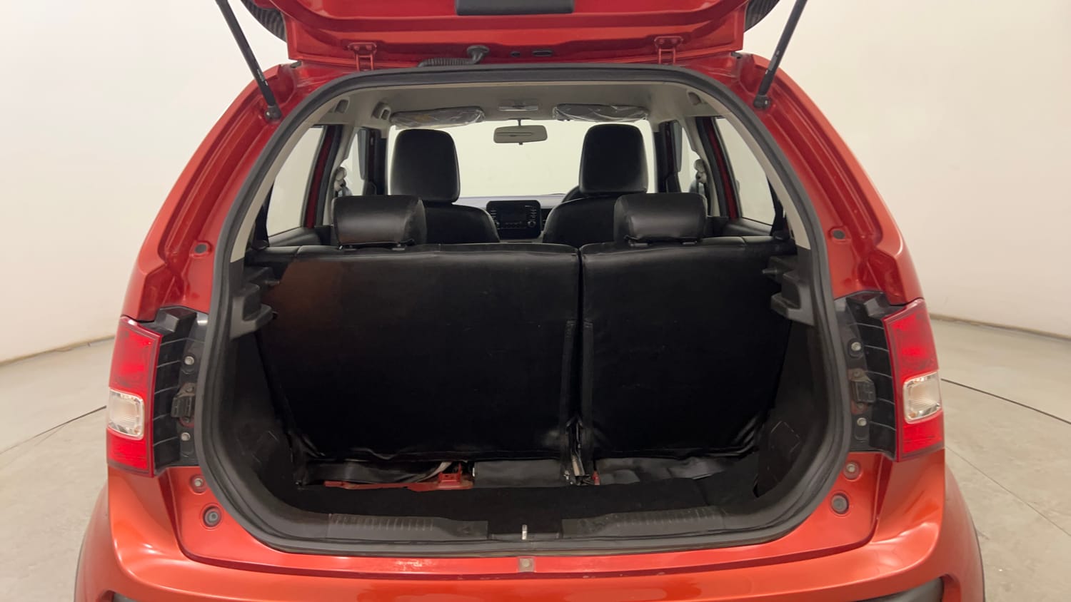 Used 2017 Maruti Suzuki Ignis Delta 1.2 AMT Petrol Automatic interior DICKY INSIDE VIEW