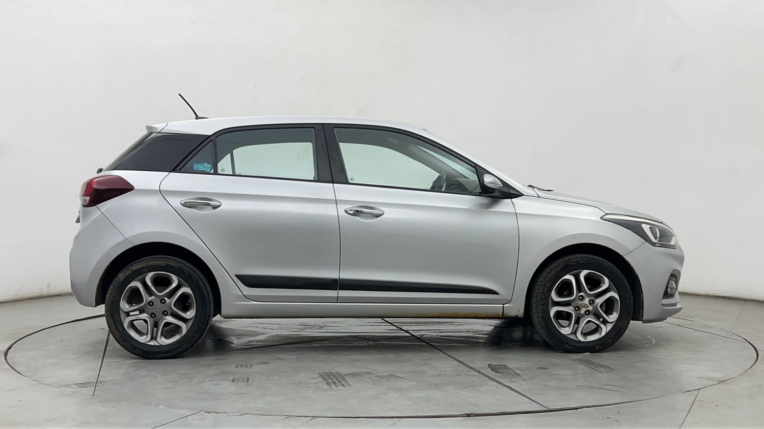 Used 2018 Hyundai Elite i20 Asta 1.2 (O) Petrol Manual exterior RIGHT SIDE VIEW