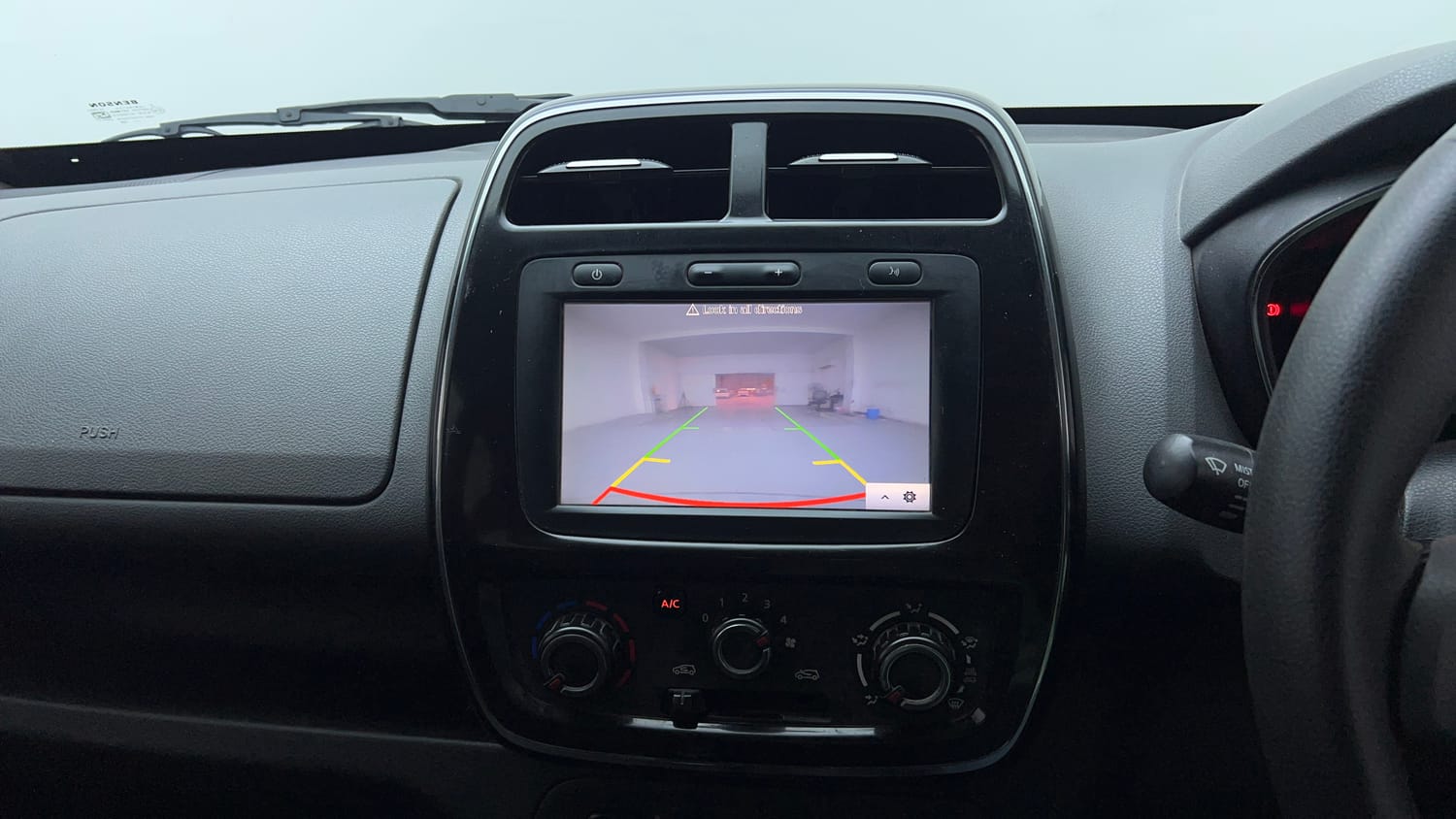 Used 2019 Renault Kwid RXT (O) 1.0 SCE Edition Petrol Manual top_features Rear camera