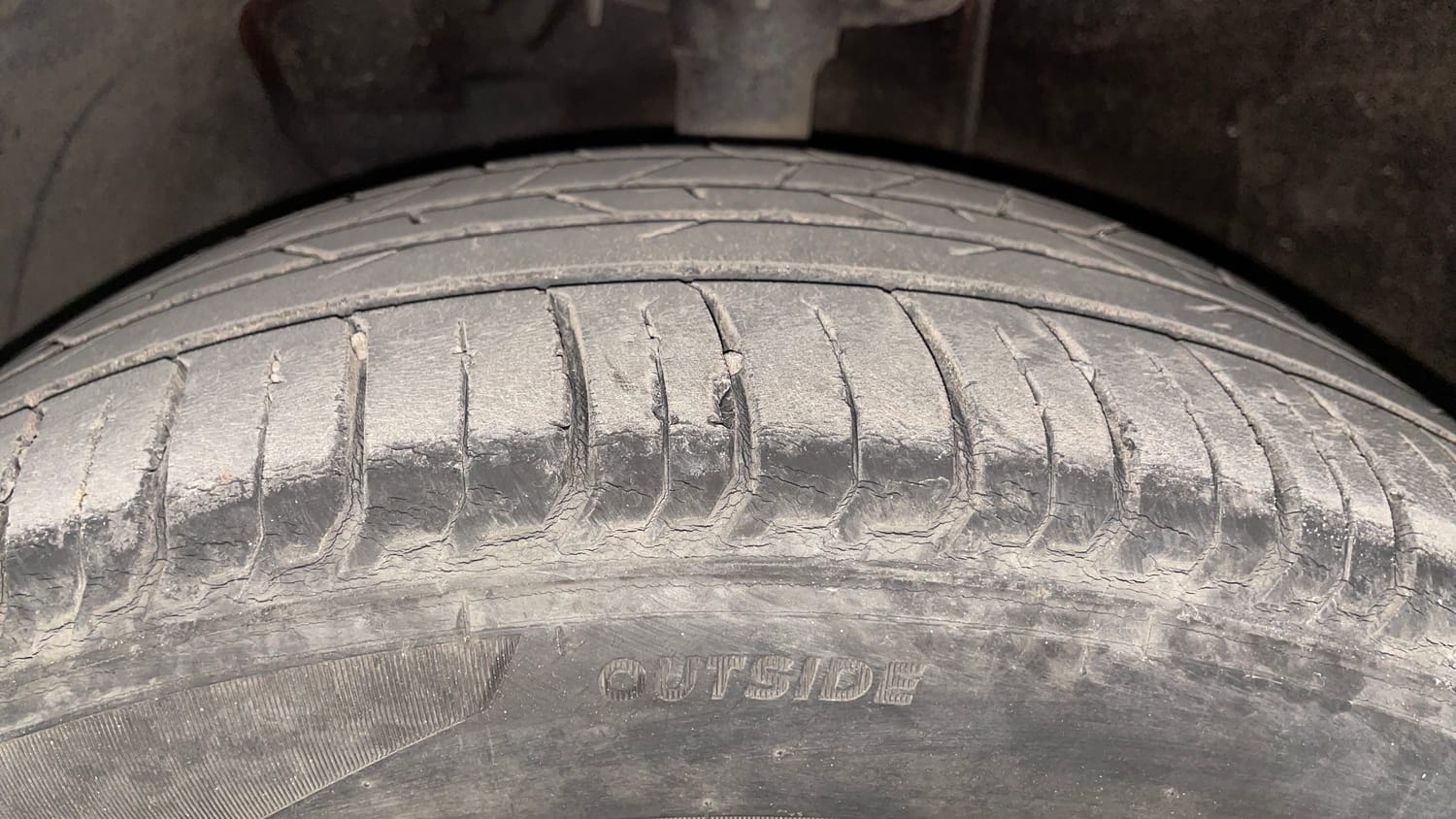 Used 2022 Hyundai i20 N Line N8 1.0 Turbo DCT Dual Tone Petrol Automatic tyres LEFT FRONT TYRE TREAD VIEW