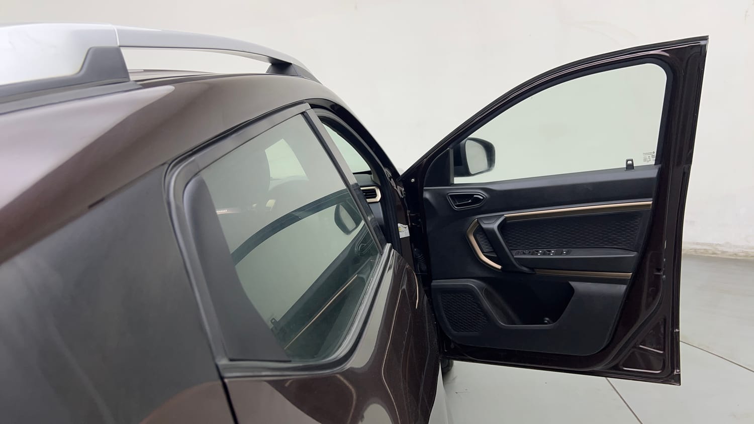 Used 2021 Renault Kiger RXT MT Petrol Manual interior RIGHT FRONT DOOR OPEN VIEW