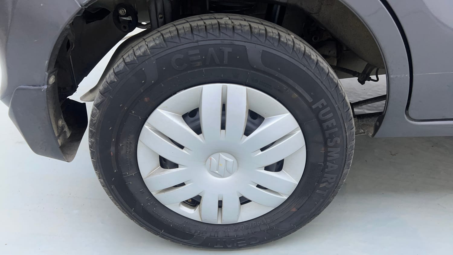Used 2022 Maruti Suzuki Alto 800 LXi Petrol Manual tyres RIGHT REAR TYRE RIM VIEW