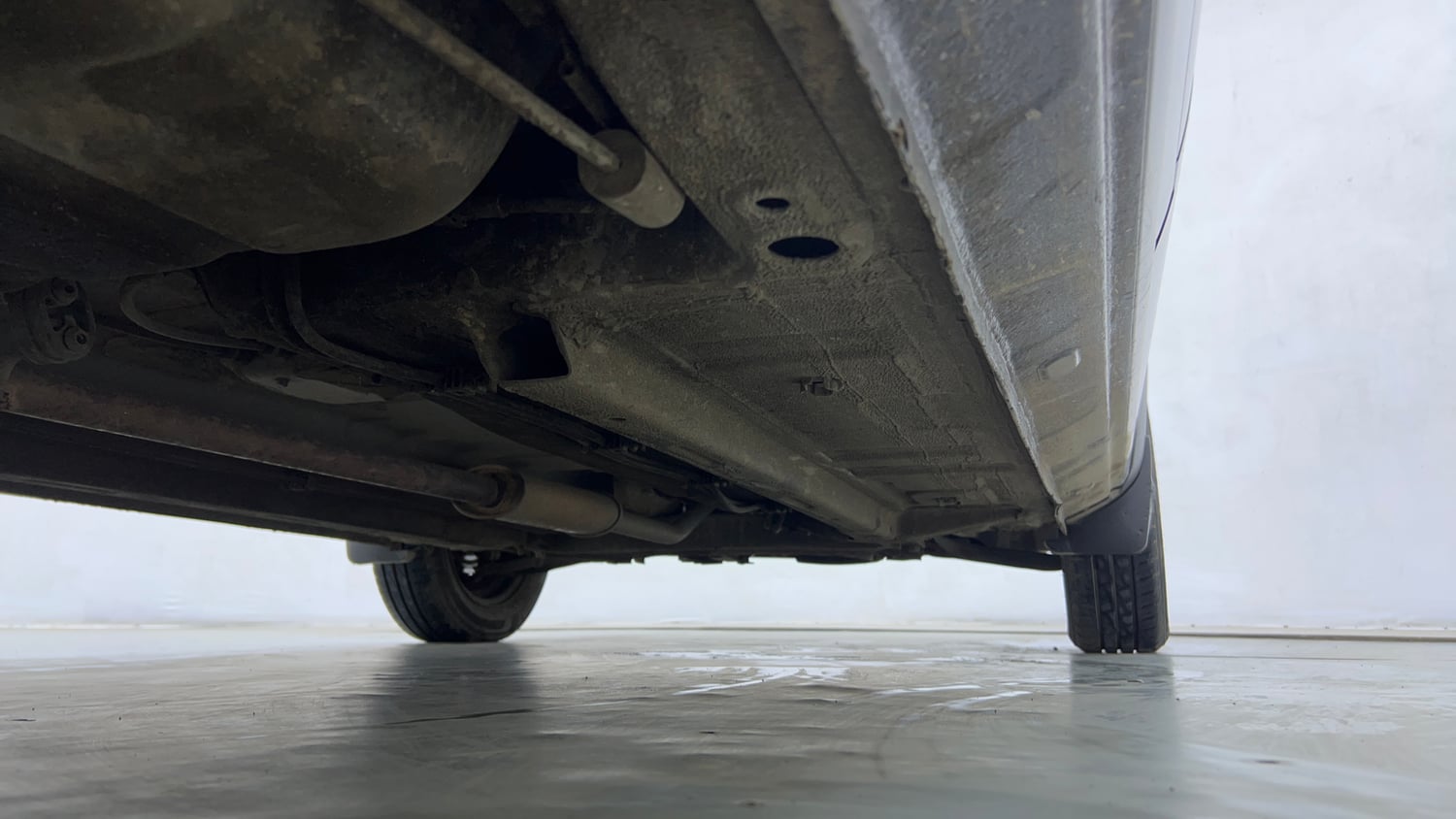 Used 2020 Renault Kwid RXT Petrol Manual extra REAR RIGHT UNDERBODY VIEW