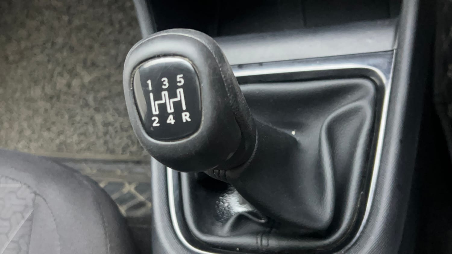 Used 2022 Tata Punch Adventure MT Petrol Manual interior GEAR  KNOB VIEW