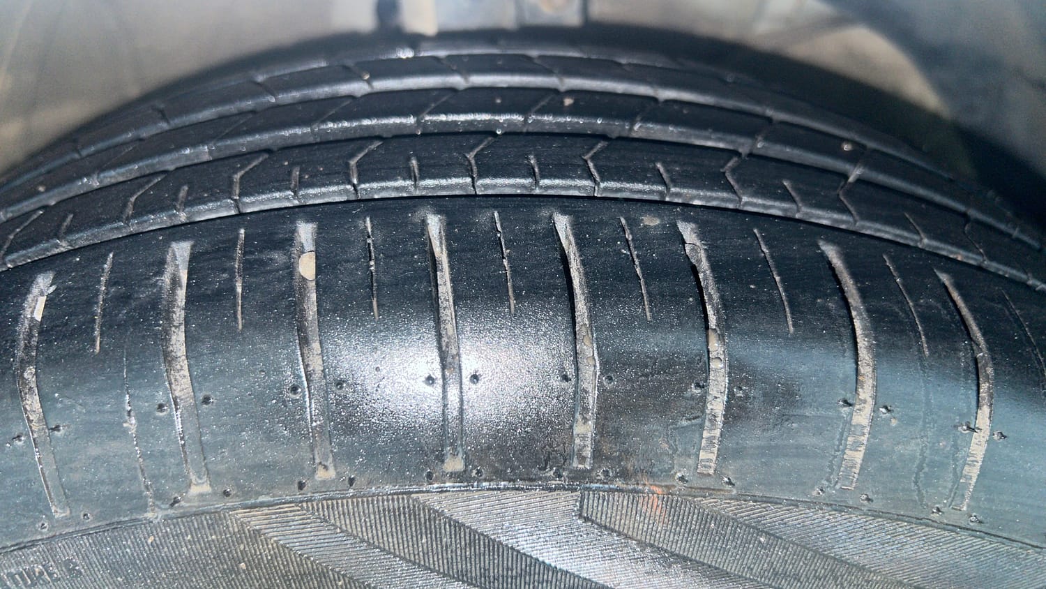 Used 2018 Maruti Suzuki Swift ZXi Plus Petrol Manual tyres RIGHT FRONT TYRE TREAD VIEW