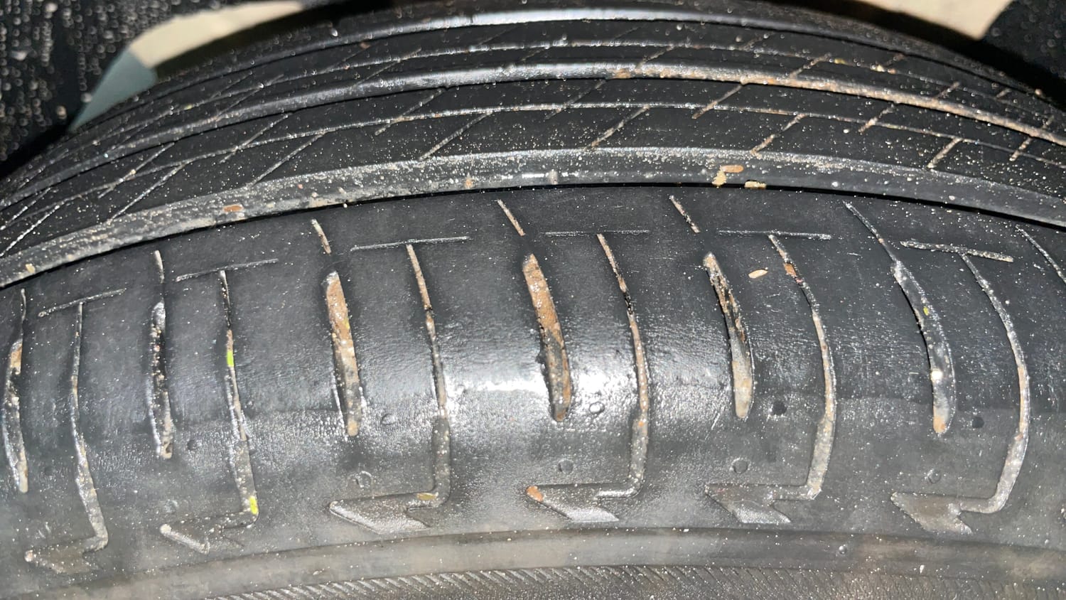 Used 2017 Tata Tiago Revotron XT Petrol Manual tyres LEFT FRONT TYRE TREAD VIEW