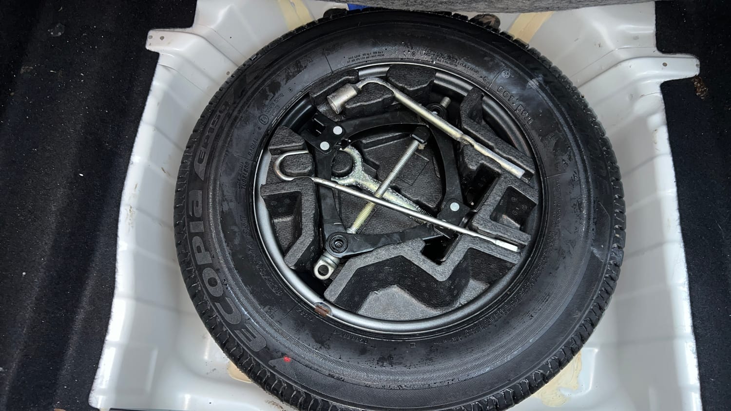 Used 2020 Tata Altroz XZ Petrol Petrol Manual tyres SPARE TYRE VIEW