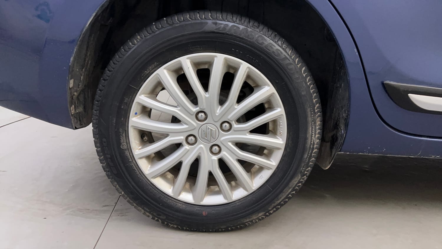 Used 2018 Maruti Suzuki Dzire ZXi Petrol Manual tyres RIGHT REAR TYRE RIM VIEW