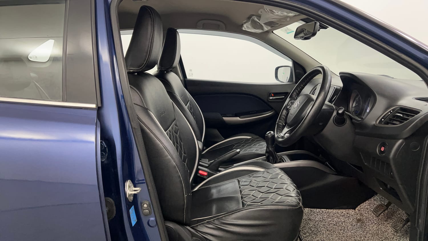 Used 2020 Maruti Suzuki Baleno Zeta Petrol Manual interior RIGHT SIDE FRONT DOOR CABIN VIEW