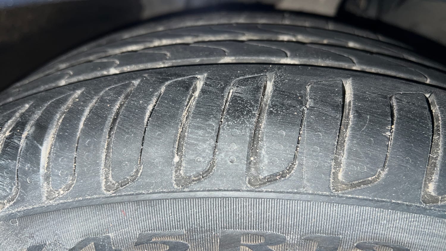 Used 2018 BMW 5 Series 520d Luxury Line Diesel Automatic tyres LEFT FRONT TYRE TREAD VIEW