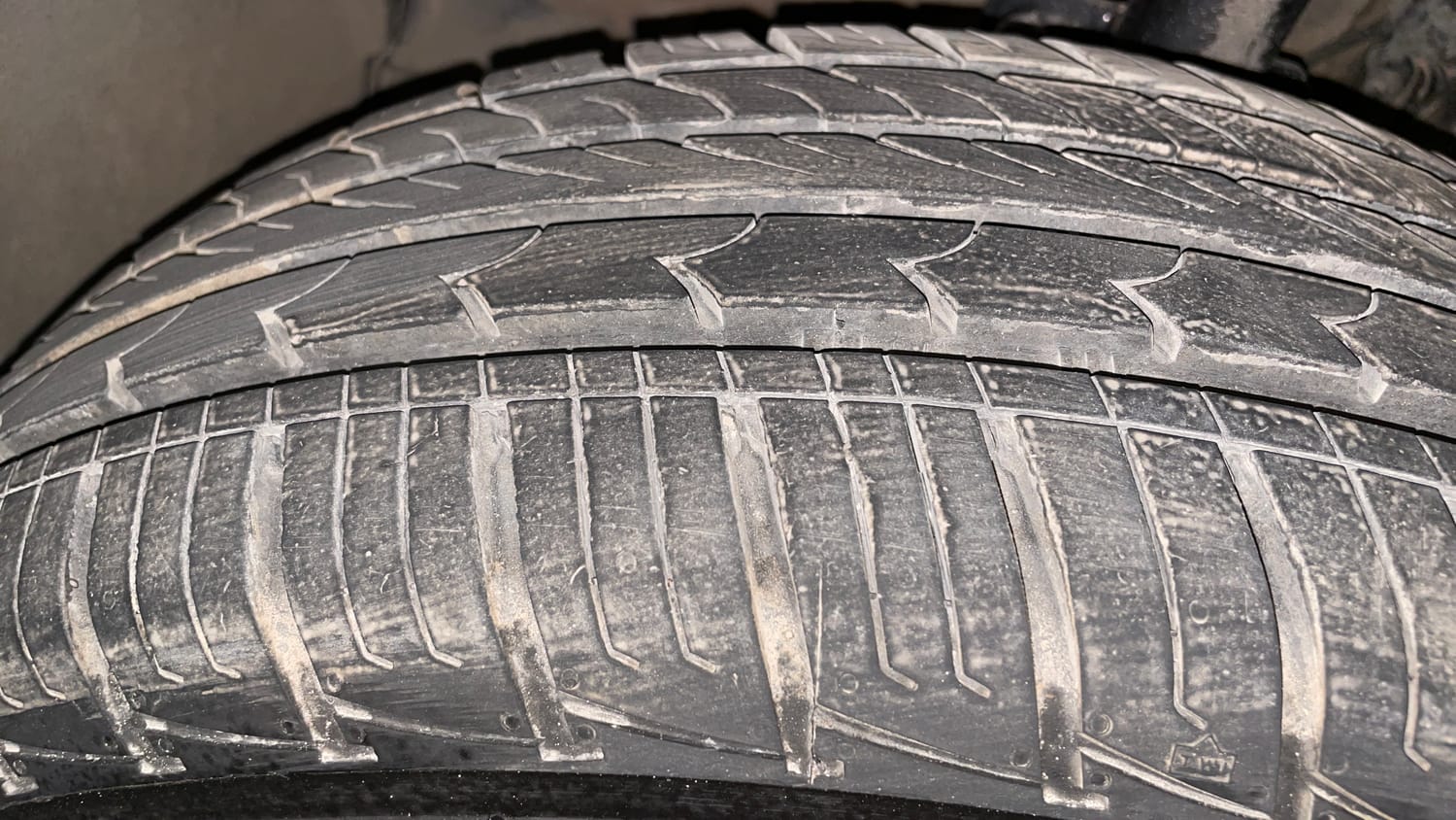 Used 2016 Renault Duster 110 PS RXZ 4X2 MT Diesel Diesel Manual tyres LEFT FRONT TYRE TREAD VIEW