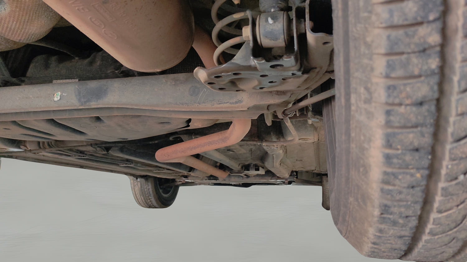 Used 2020 Kia Sonet GTX Plus 1.5 AT Diesel Automatic extra REAR RIGHT UNDERBODY VIEW