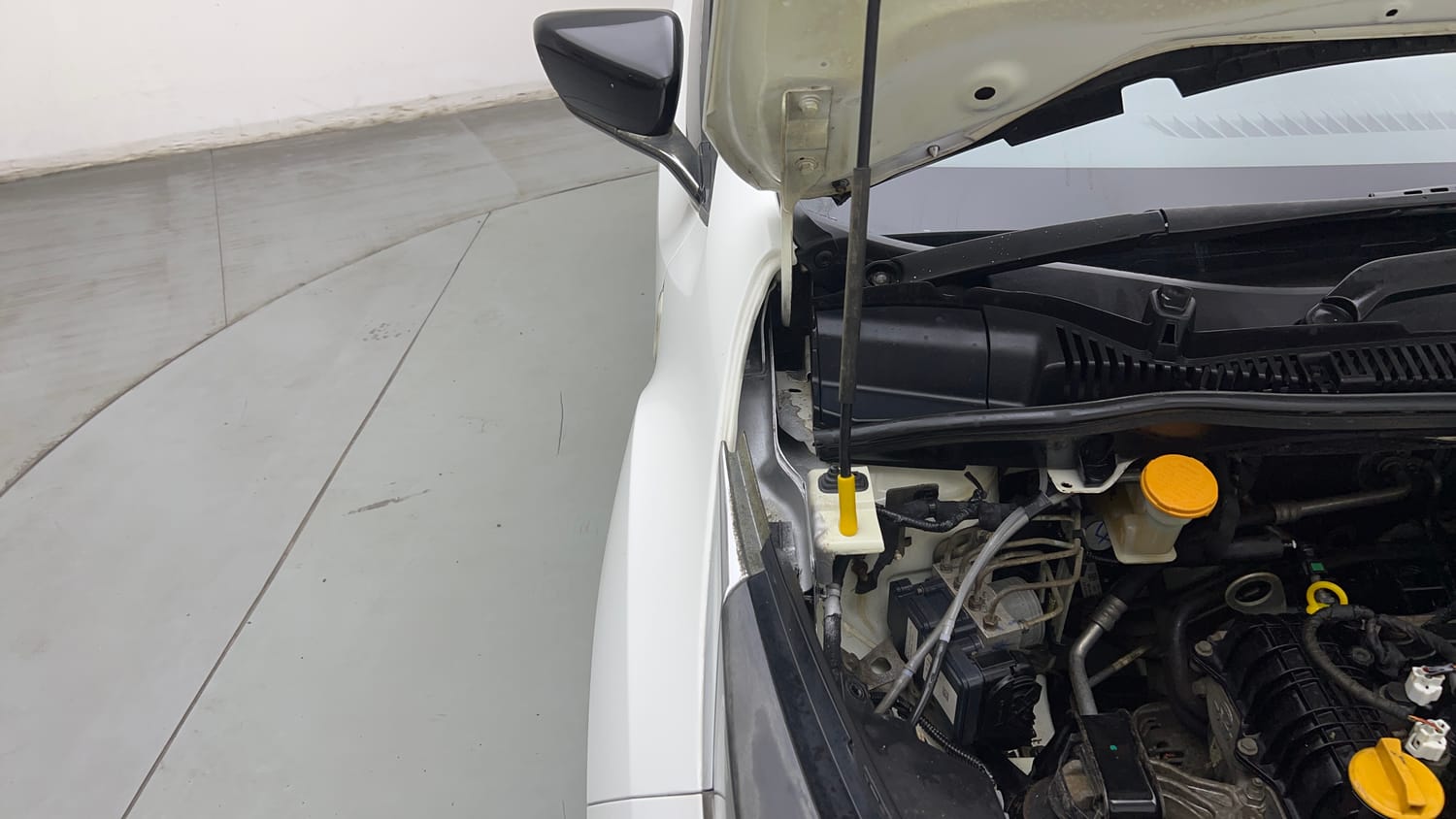 Used 2020 Tata Altroz XZ Petrol Petrol Manual engine ENGINE RIGHT SIDE HINGE & APRON VIEW