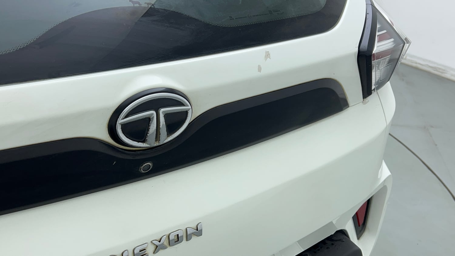 Used 2023 Tata Nexon XM S Petrol + CNG(Outside Fitted) Cng Manual dents MINOR SCRATCH